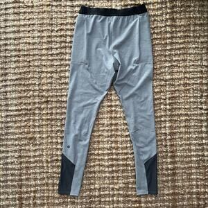 Lululemon Run Training Tight 28” Gray Size 6 (Est)Side Pockets Waist Clips EUC